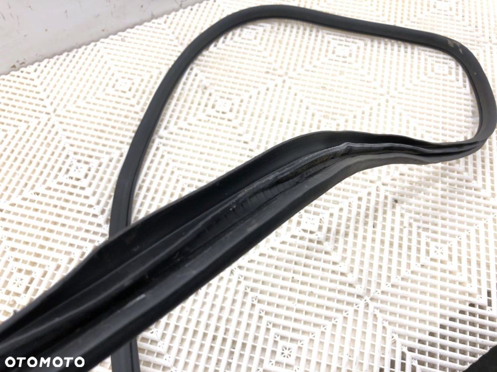 USZCZELKA DRZWI PRZÓD PRAWA  MERCEDES-BENZ KLASA GLK (X204) 2008 - 2015 220 CDI (204.902) 125 kW - 3