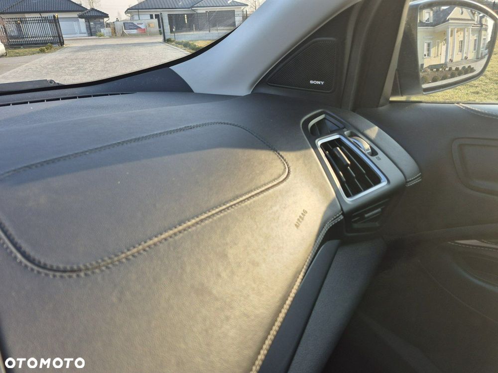 Ford Kuga - 13