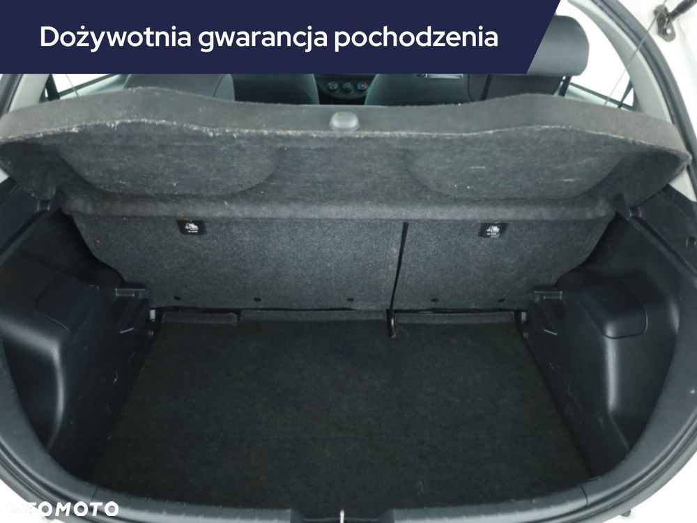Toyota Yaris - 17