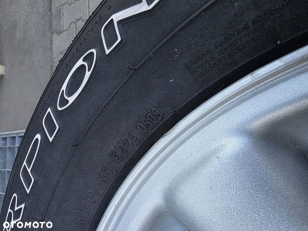 JEEP GRAND CHEROKEE KOŁA FELGI ALUMINIOWE R15 OPONY PIRELLI 225/75 - 14