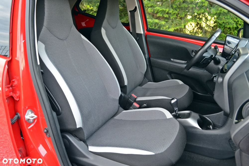 Toyota Aygo x.shift x-play connect - 25