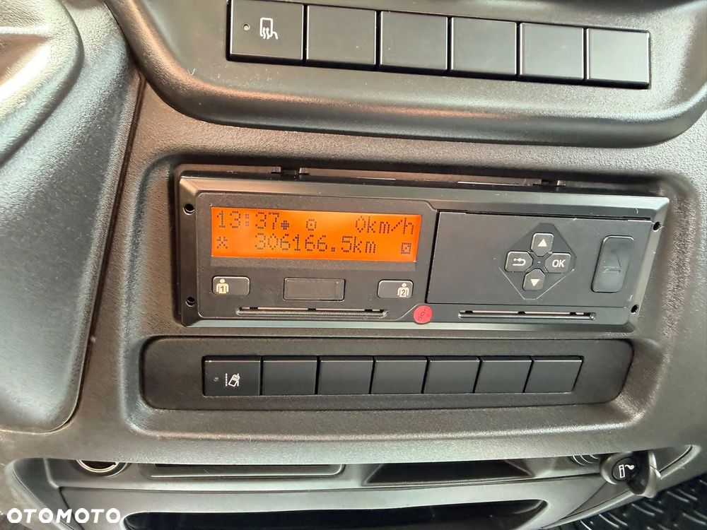 Iveco 72C18 KONTENER WINDA - 34