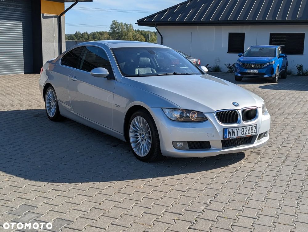 BMW Seria 3 325i - 17