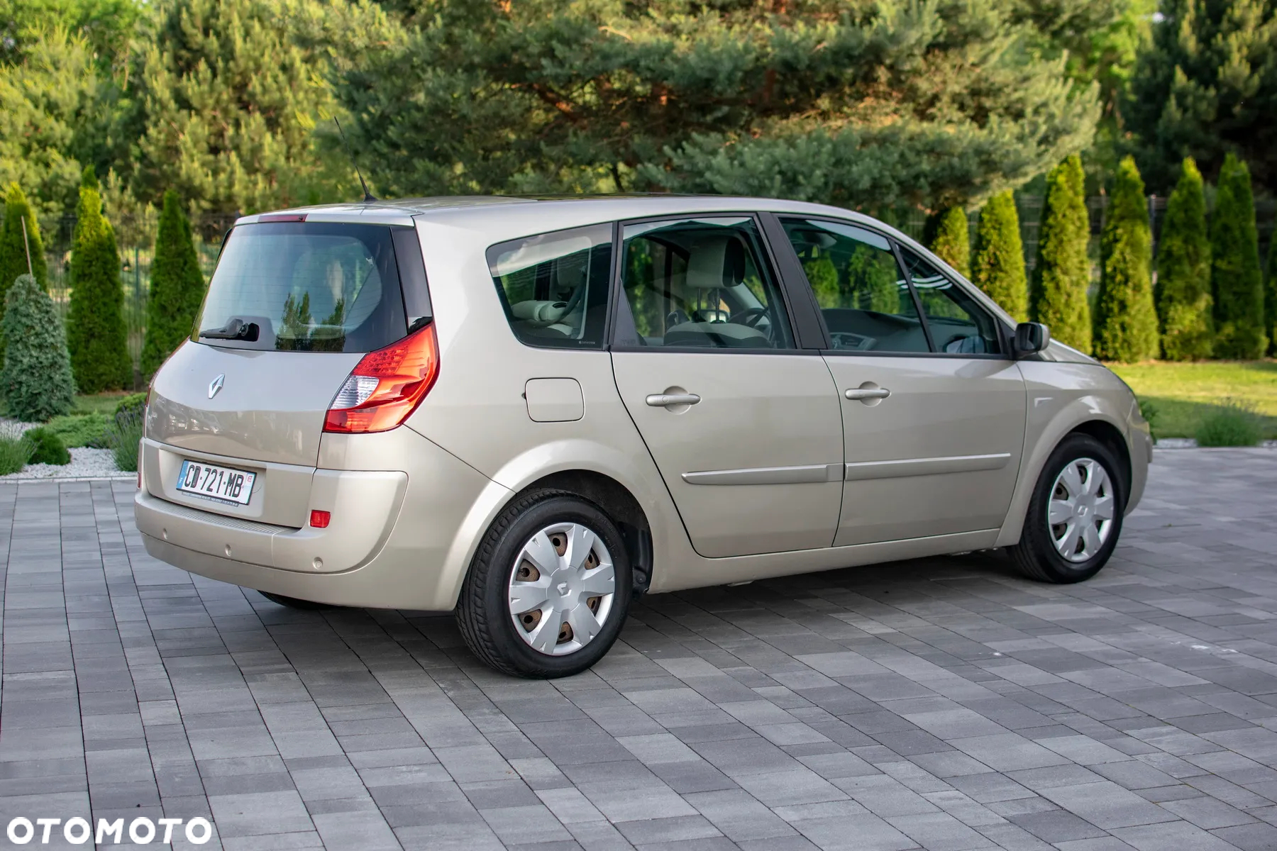 Renault Grand Scenic - 22