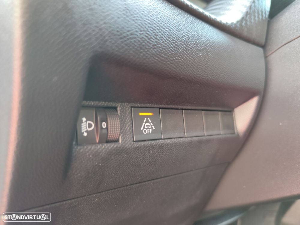 Peugeot 2008 1.2 PureTech Allure Pack - 22