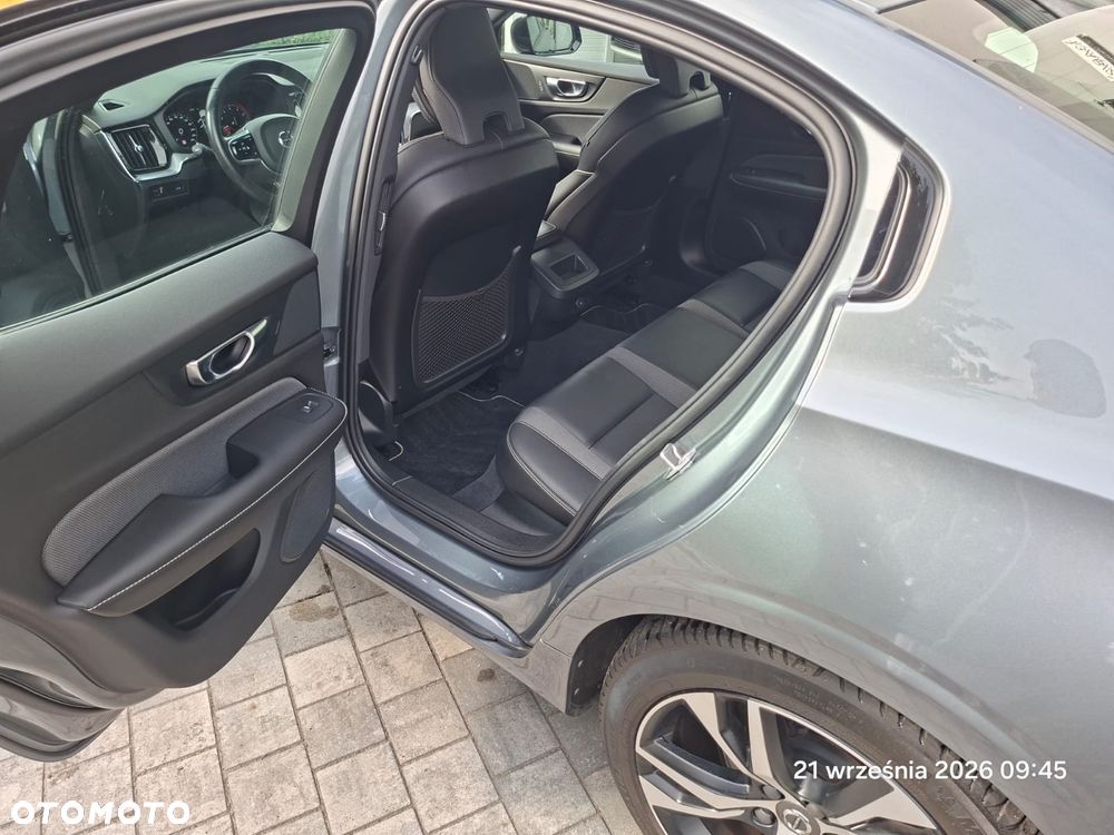 Volvo S60 B4 B R-Design - 19