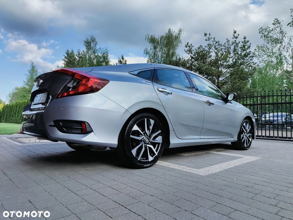 Honda Civic 1.5 i-VTEC Turbo CVT Executive - 3