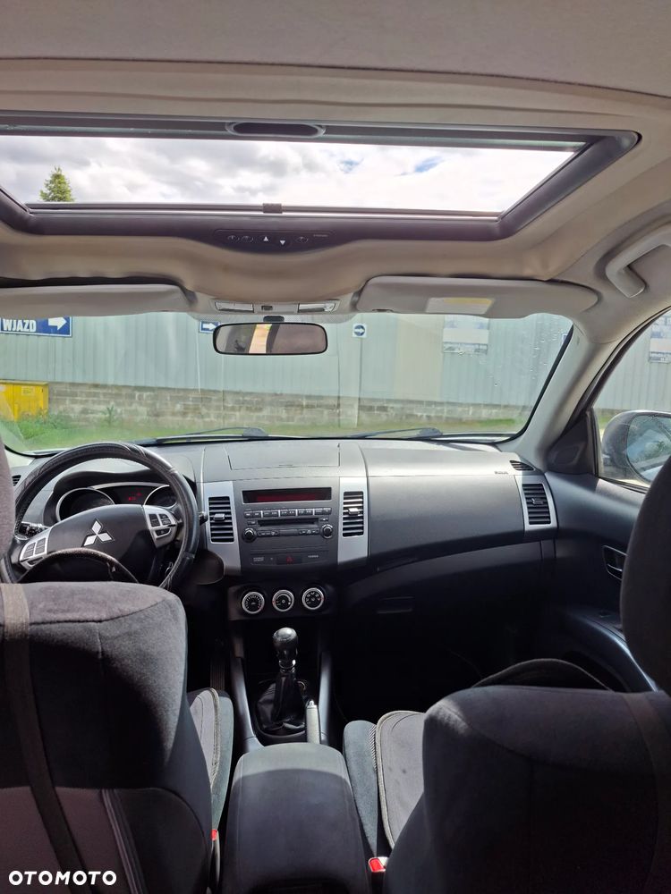 Mitsubishi Outlander 2.0 DI-D 4WD Invite - 8