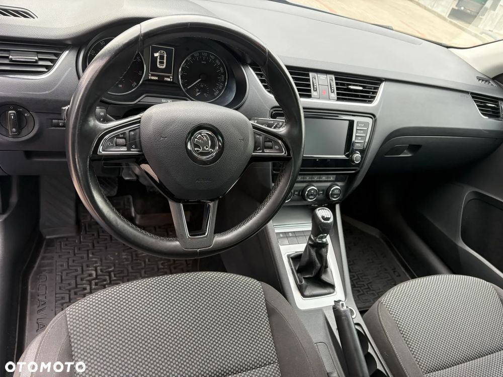 Skoda Octavia 1.4 TSI Ambition - 6