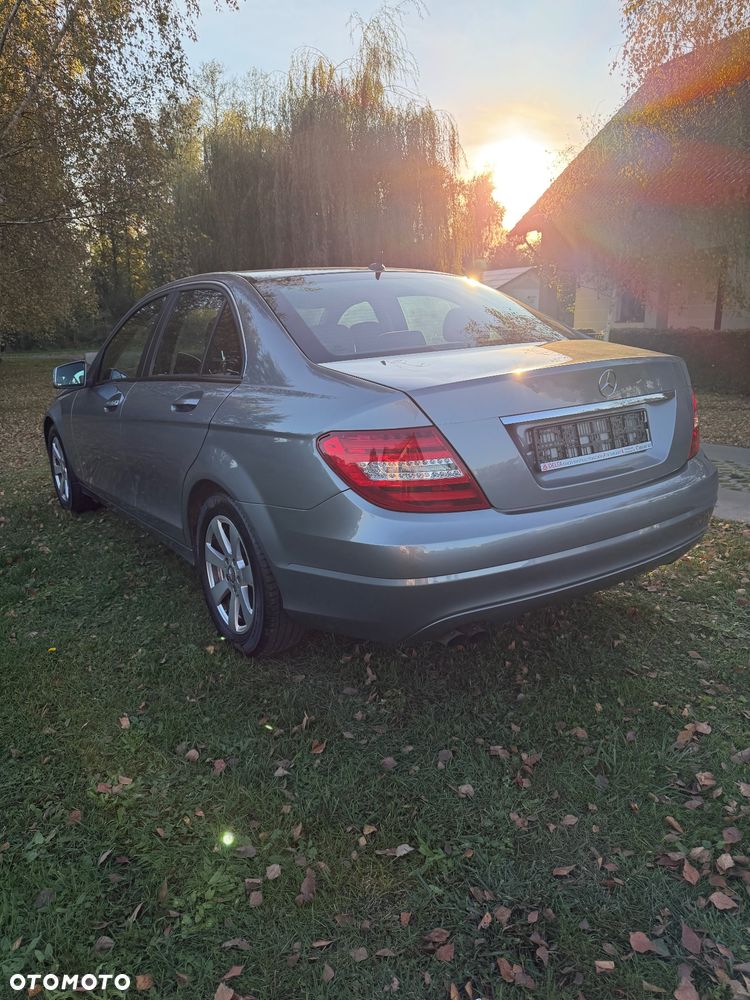 Mercedes-Benz Klasa C 180 BlueEFFICIENCY 7G-TRONIC - 4