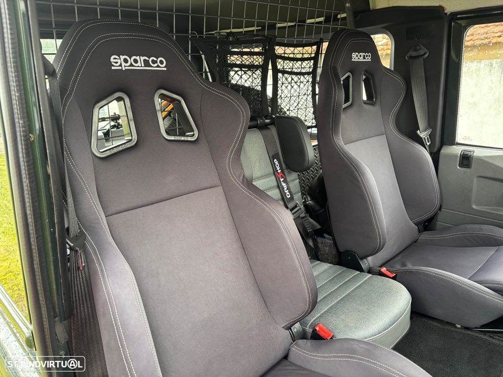 Land Rover Defender 90 2.5 TD5 Metal Top - 28