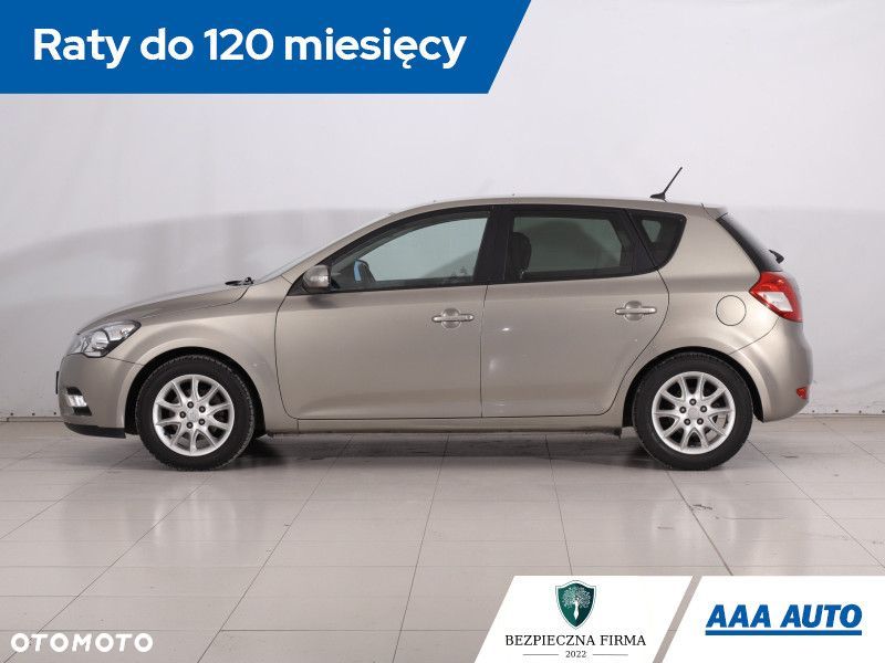 Kia Ceed - 4
