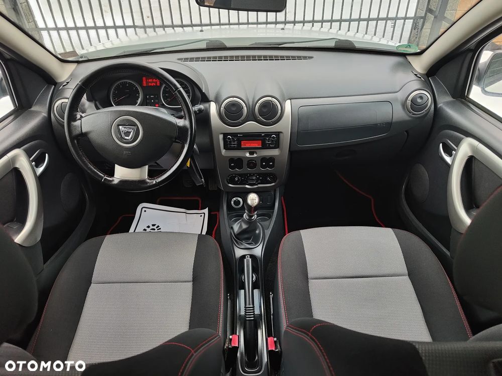 Dacia Duster 1.6 16V 4x4 Prestige - 6