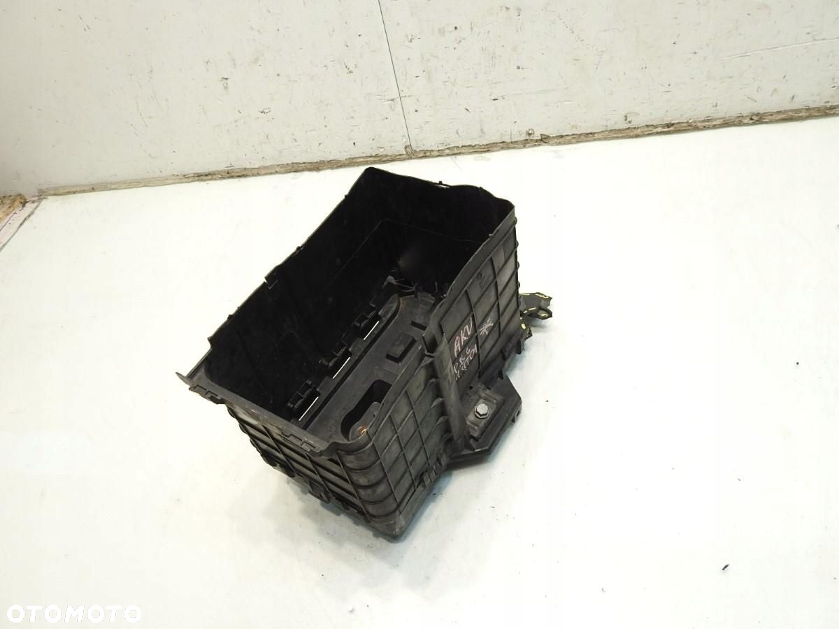 OBUDOWA AKUMULATORA VW PASSAT B6 1.9 TDI 1K0915333C - 9