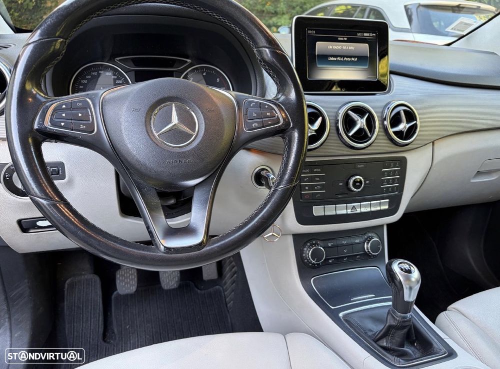 Mercedes-Benz B 180 - 5
