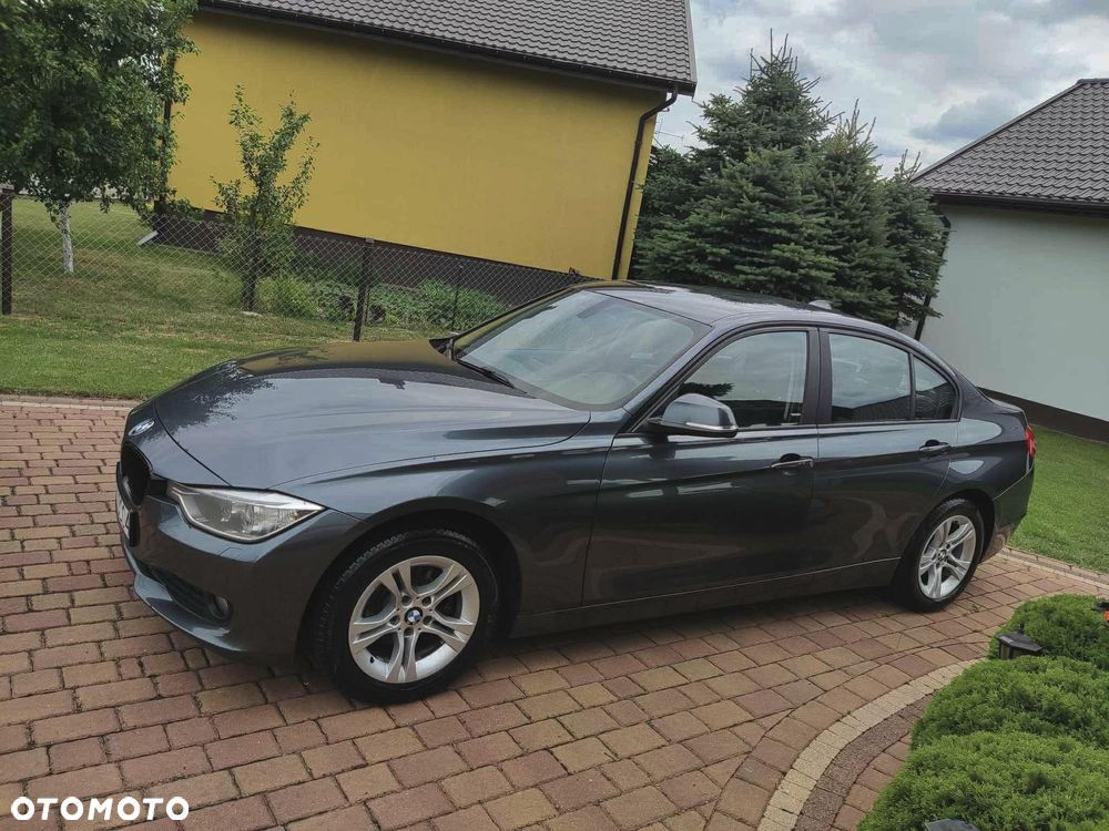 BMW Seria 3 318d DPF - 3