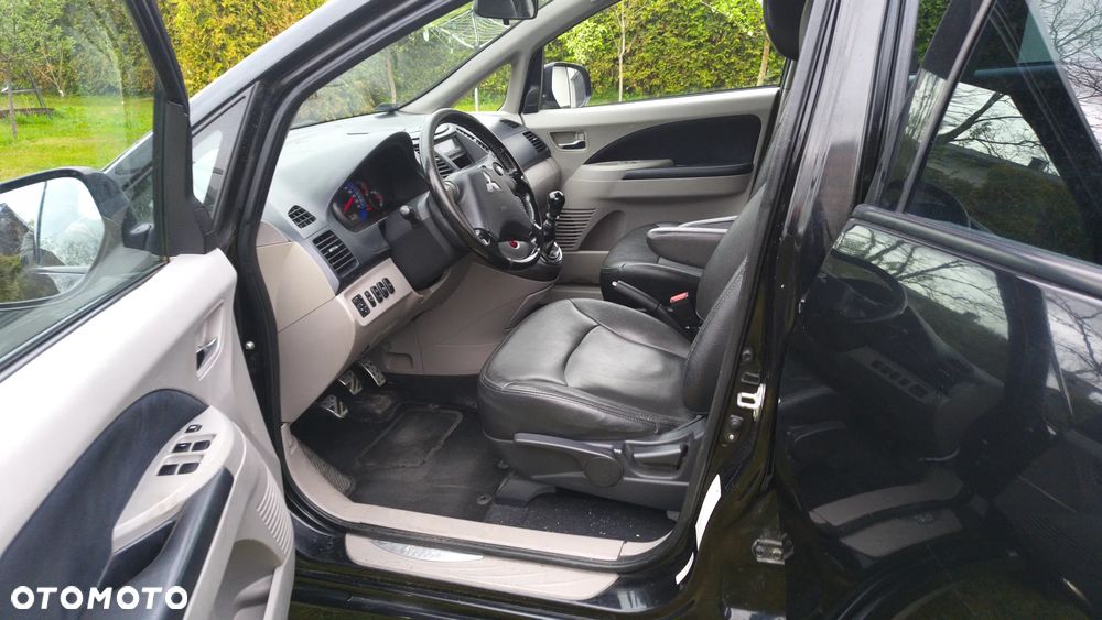 Mitsubishi Grandis - 6