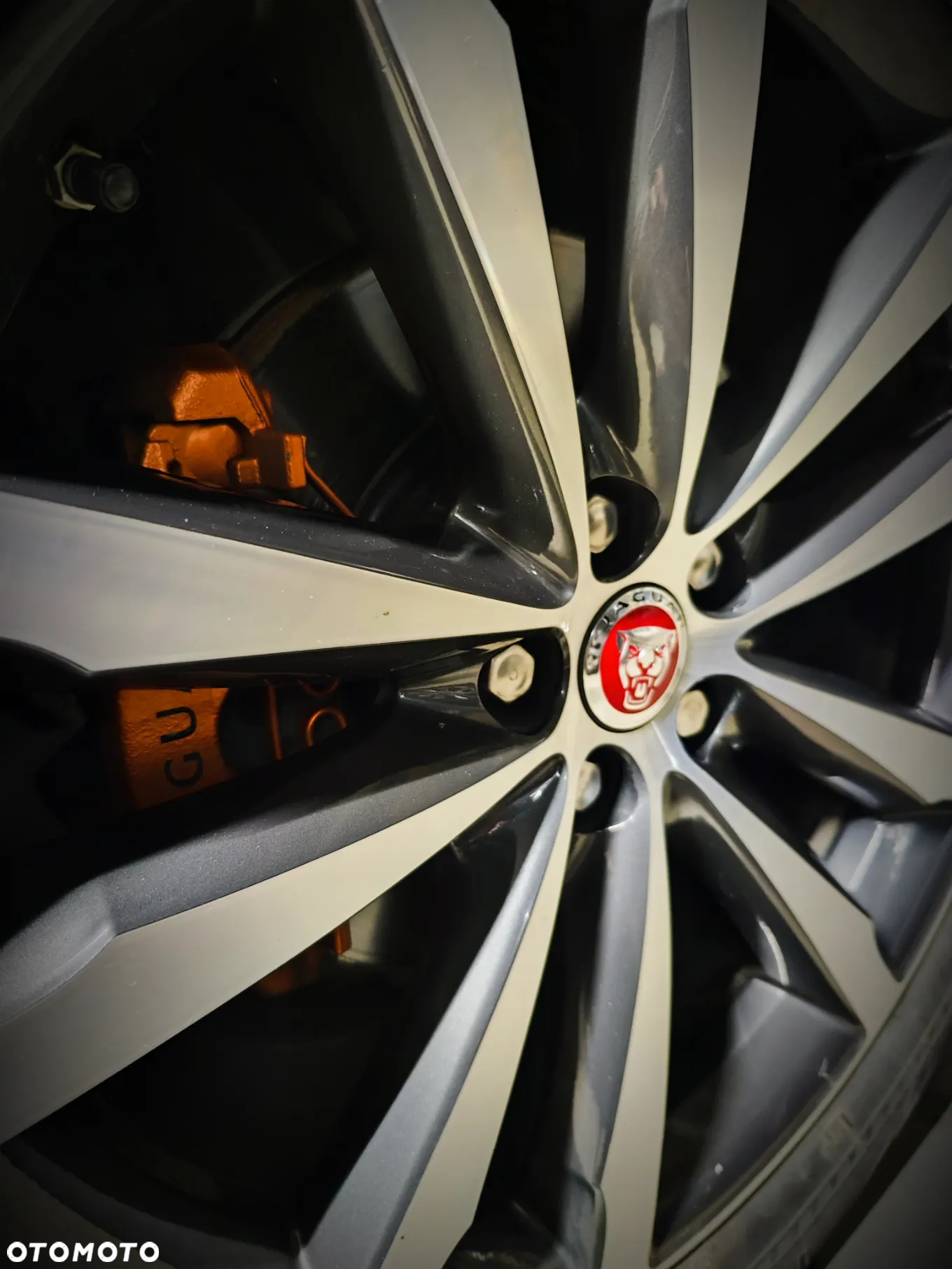 Jaguar F-Pace 2.0 i4D AWD R-Sport - 30