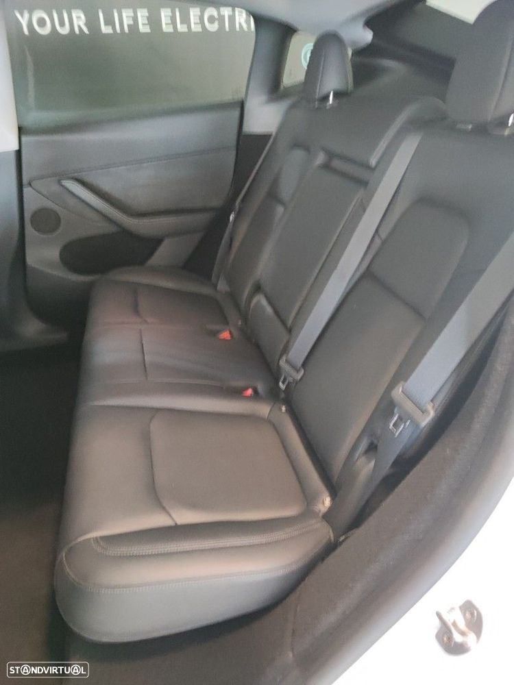 Tesla Model Y Long Range Dual Motor AWD - 6