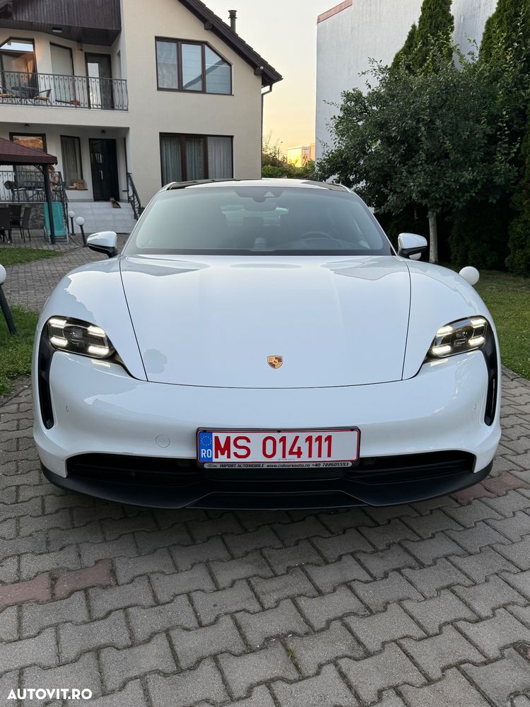 Porsche Taycan - 11