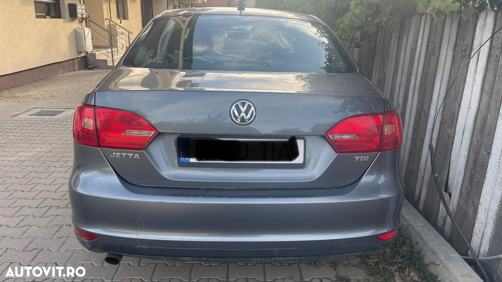 Volkswagen Jetta 1.6 TDI Comfortline - 12