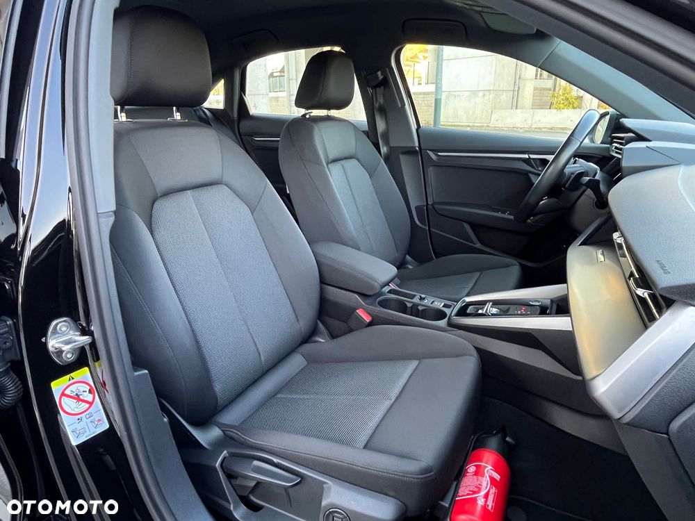 Audi A3 Limousine 30 TFSI mHEV S tronic - 14
