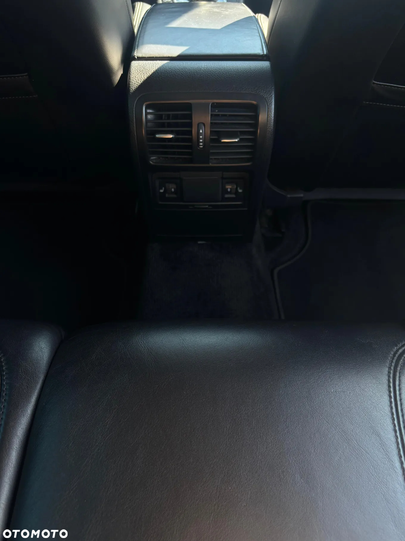 Volkswagen Passat Variant 2.0 TDI 4Motion DPF DSG Highline - 34