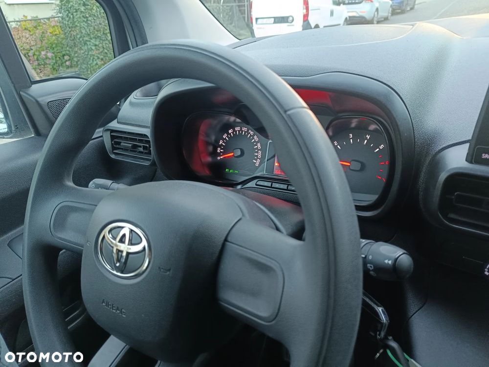 Toyota Proace City - 16