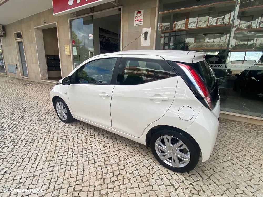 Toyota Aygo x-play touch - 6