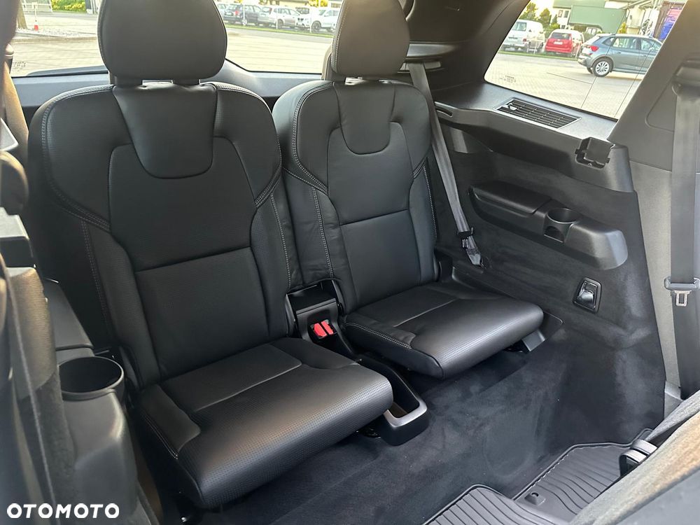 Volvo XC 90 D5 AWD R-Design 7os - 13