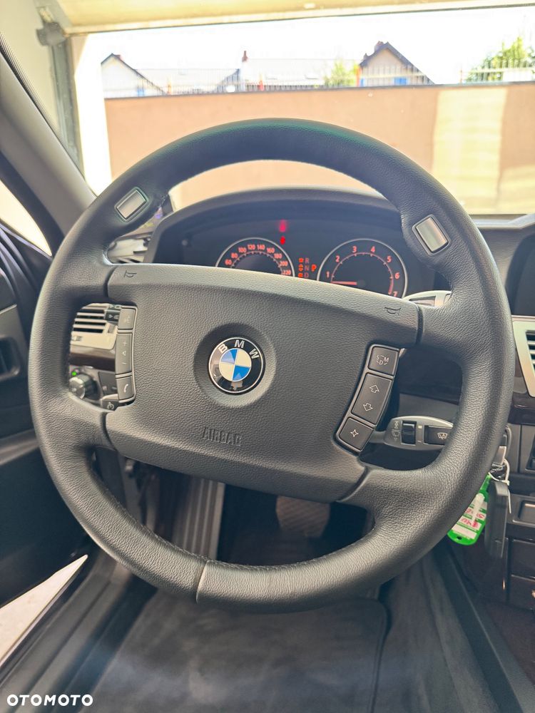 BMW Seria 7 750Li - 33