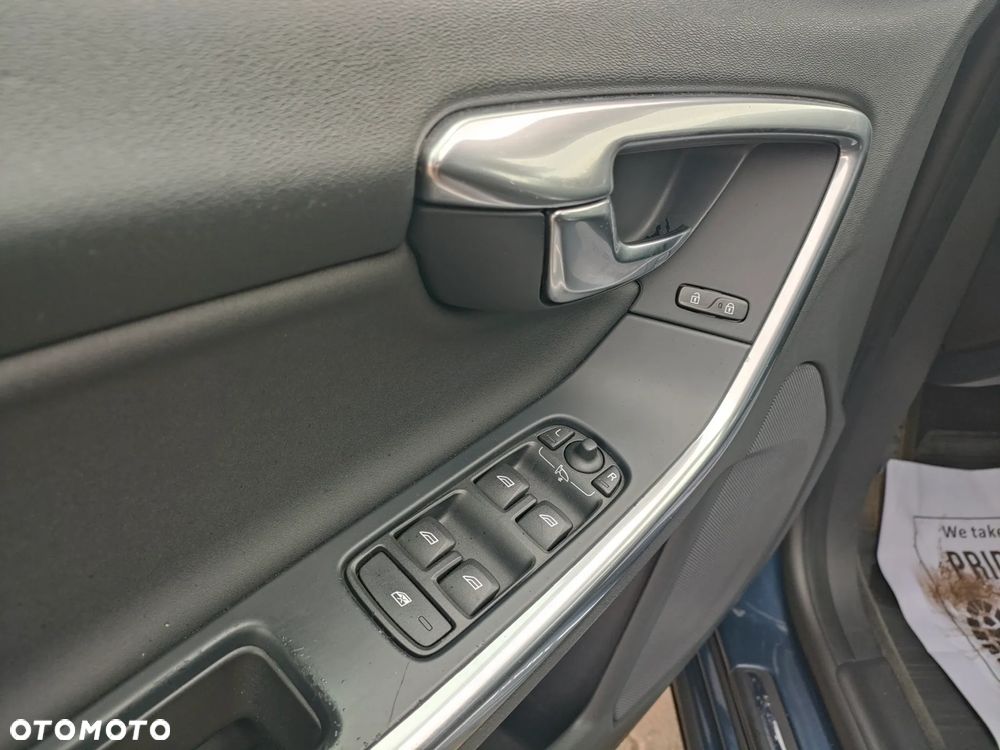 Volvo V60 D3 Geartronic Momentum - 19