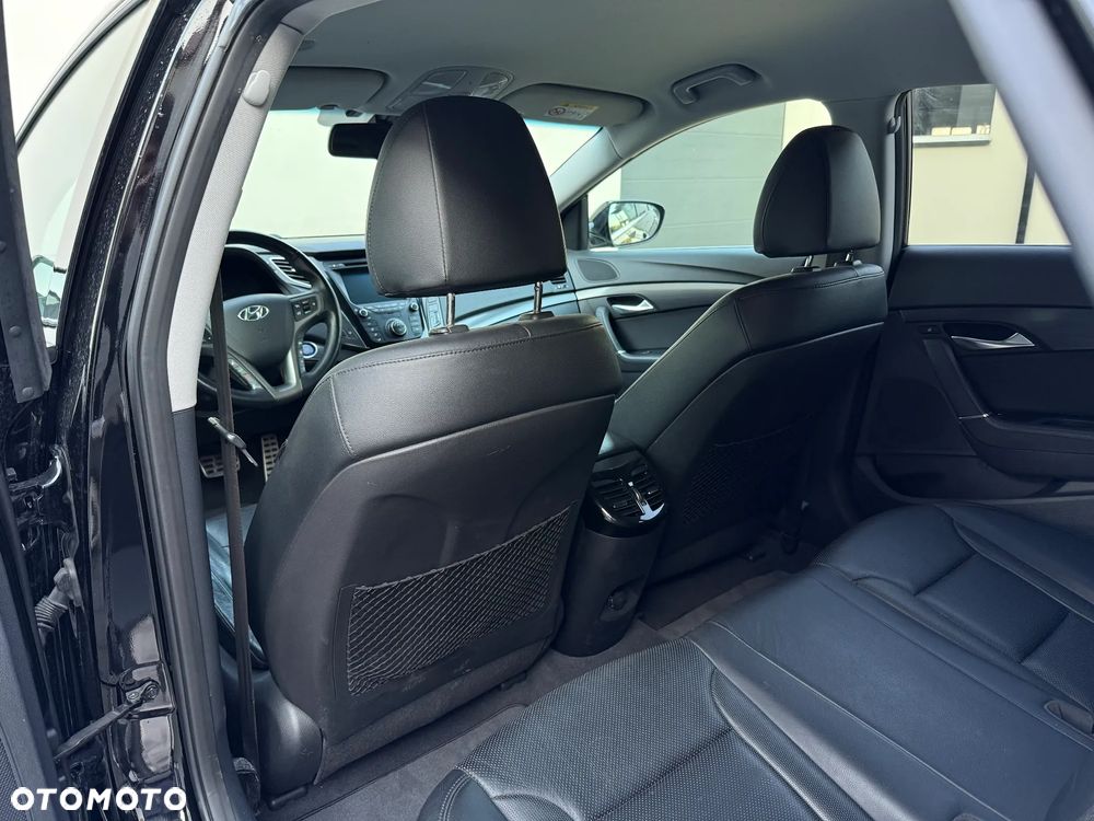 Hyundai i40 Kombi 1.7 CRDi DCT Premium - 16