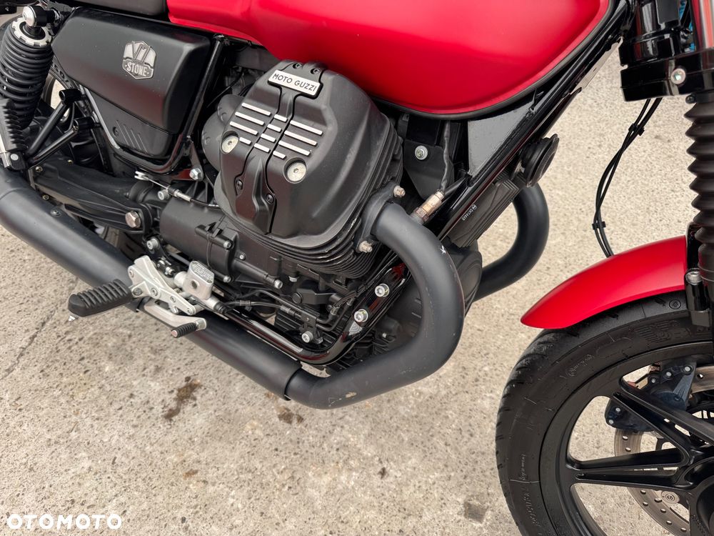 Moto Guzzi V85 - 12