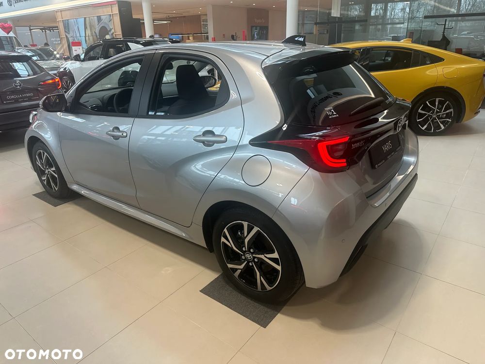 Toyota Yaris ver-hybrid-1-5-selection-style - 7