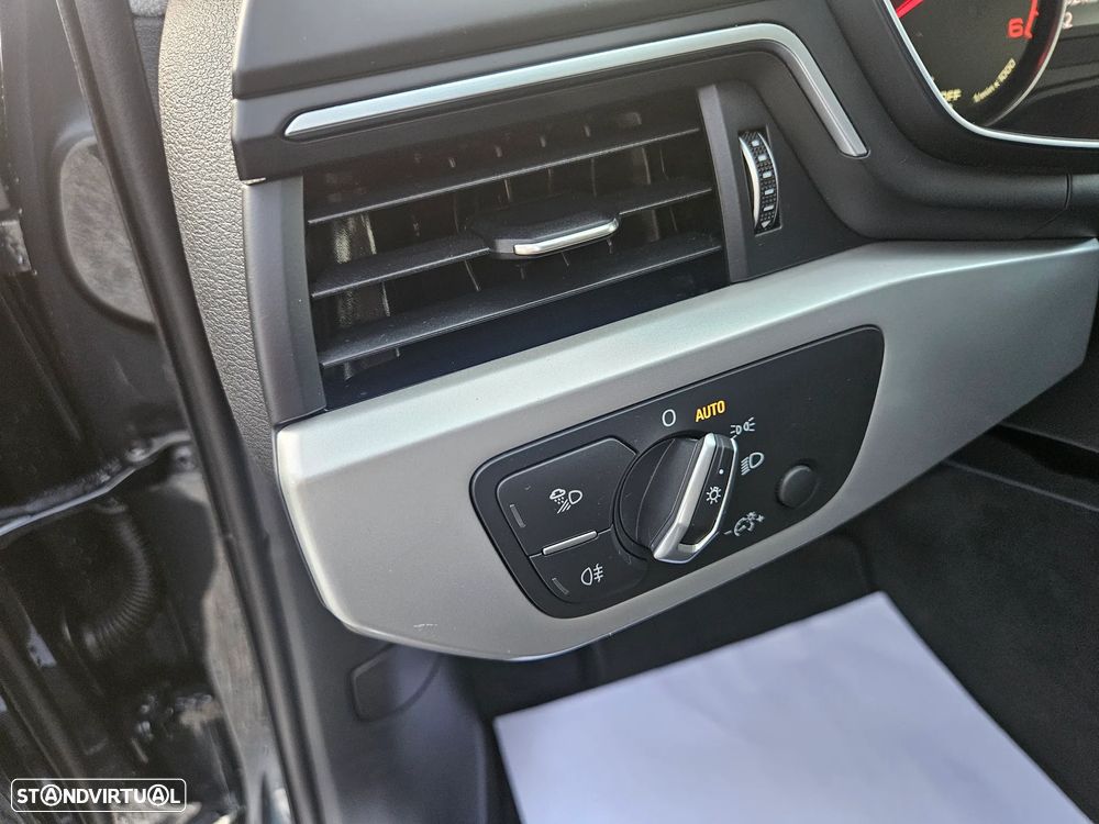 Audi A4 Avant 2.0 TDI Design S tronic - 42