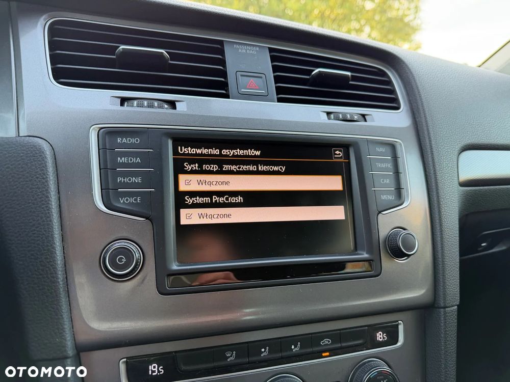 Volkswagen Golf 1.2 TSI BlueMotion Technology Lounge - 28