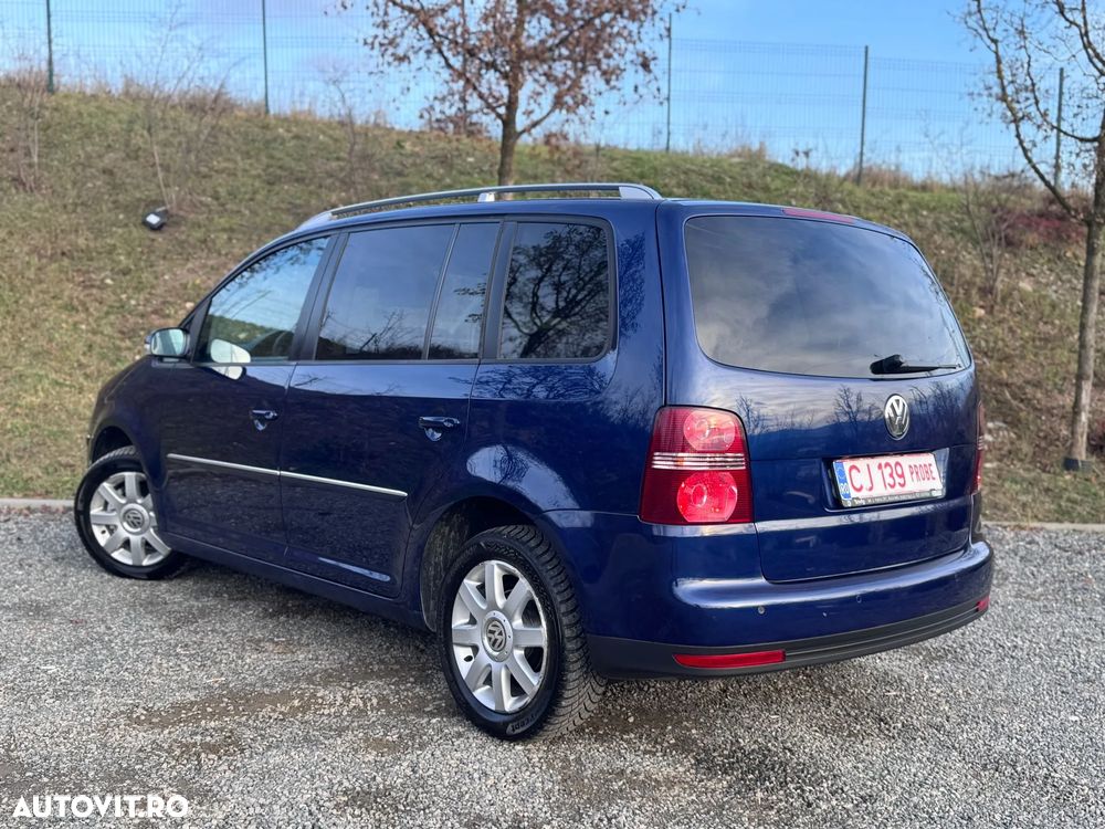 Volkswagen Touran 1.9 TDI DSG Highline - 5