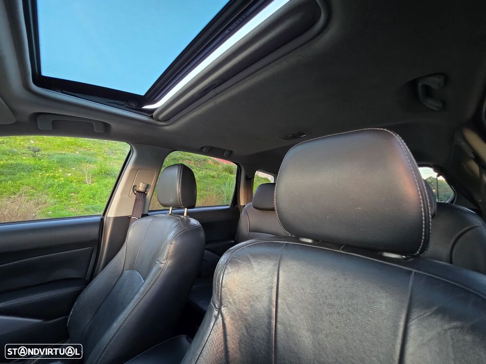 Mitsubishi Outlander 2.0 DI-D Intense 4WD - 6