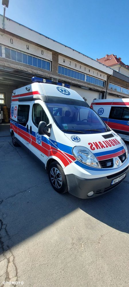 Renault Trafic ambulans - 2