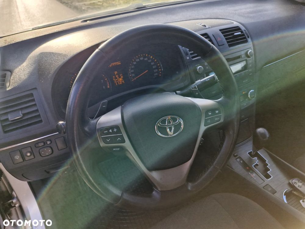 Toyota Avensis 2.0 Sol plus MS - 16