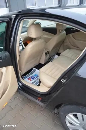 Volkswagen Passat 2.0 TDI DPF Blue TDI DSG Highline - 21