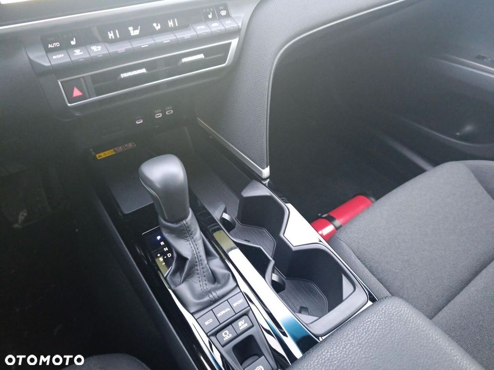 Toyota Camry - 38