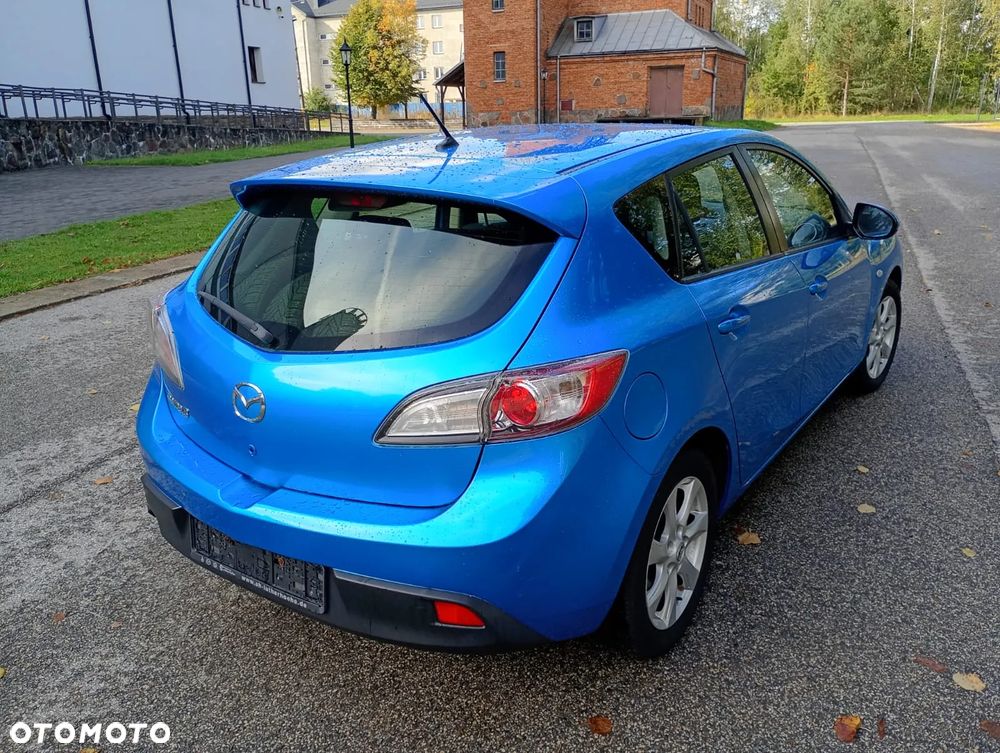 Mazda 3 1.6 Exclusive + - 8