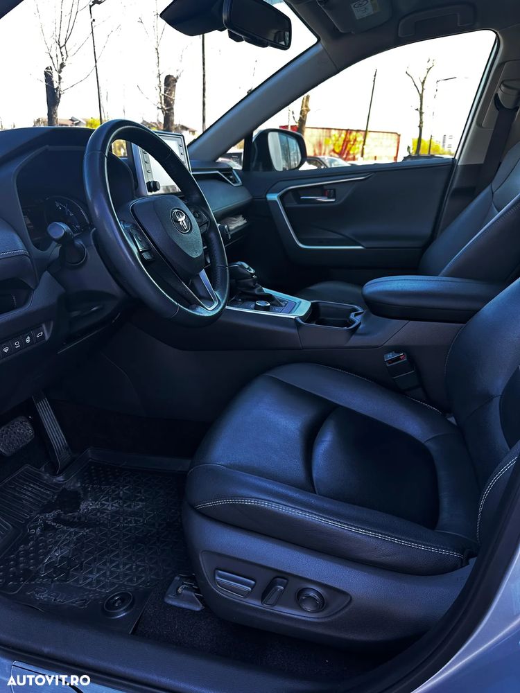 Toyota RAV4 - 12