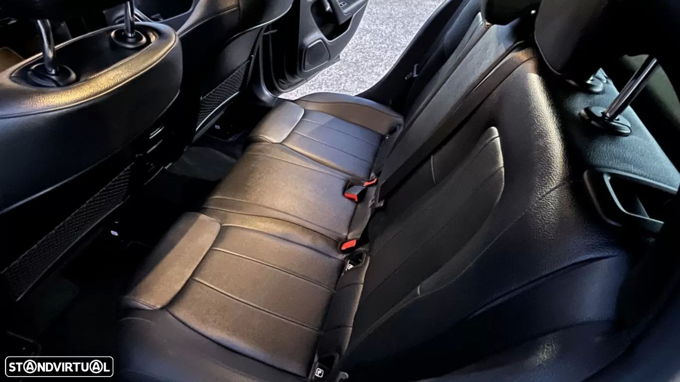 Mercedes-Benz A 250 e - 39