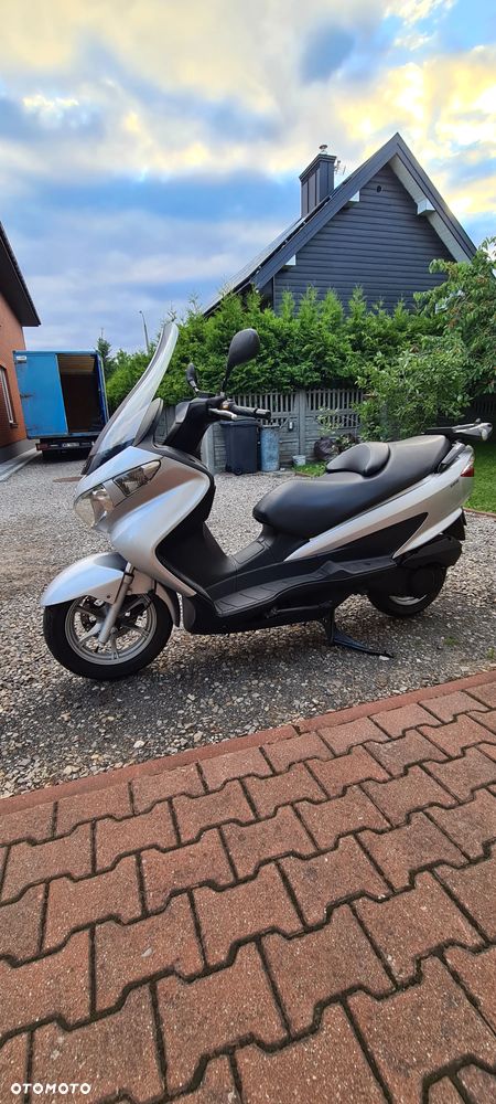Suzuki Burgman - 4