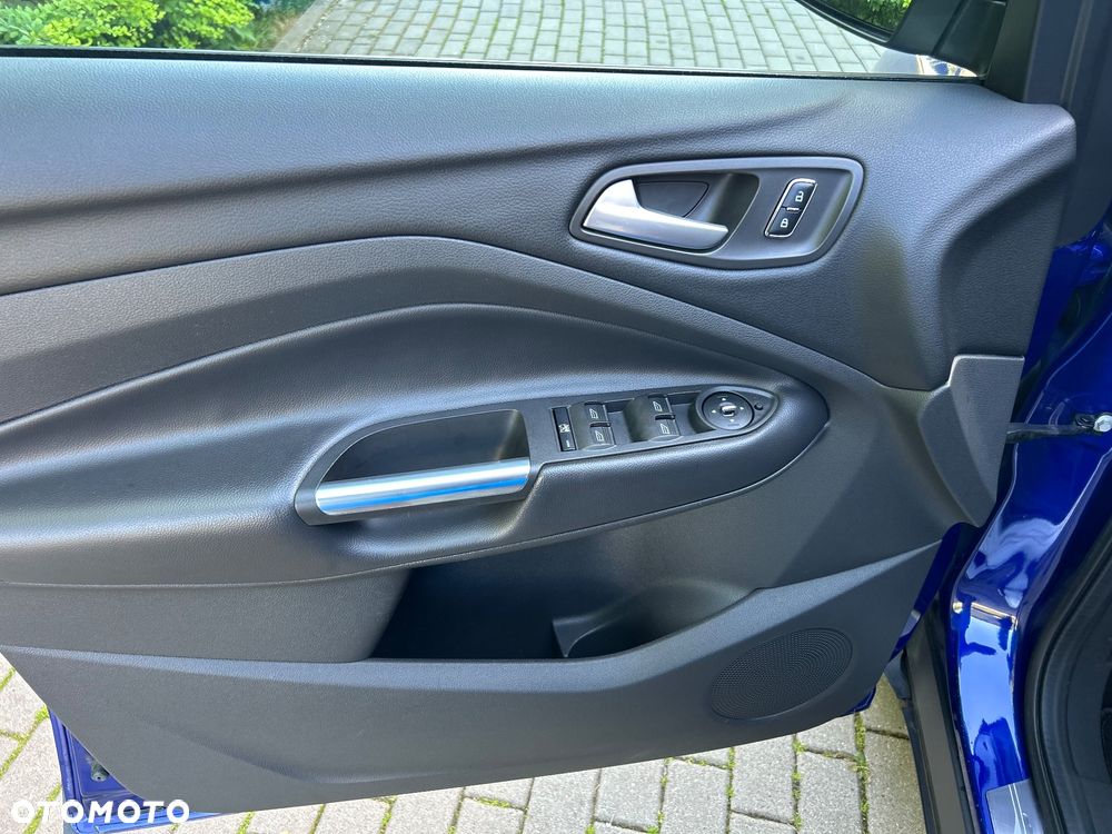 Ford Kuga 2.0 TDCi 2x4 Titanium - 33