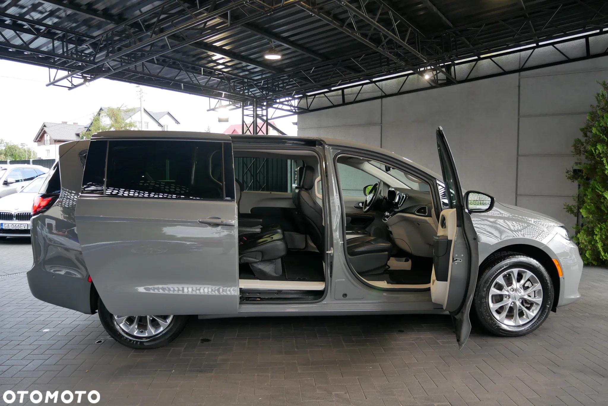 Chrysler Pacifica - 7