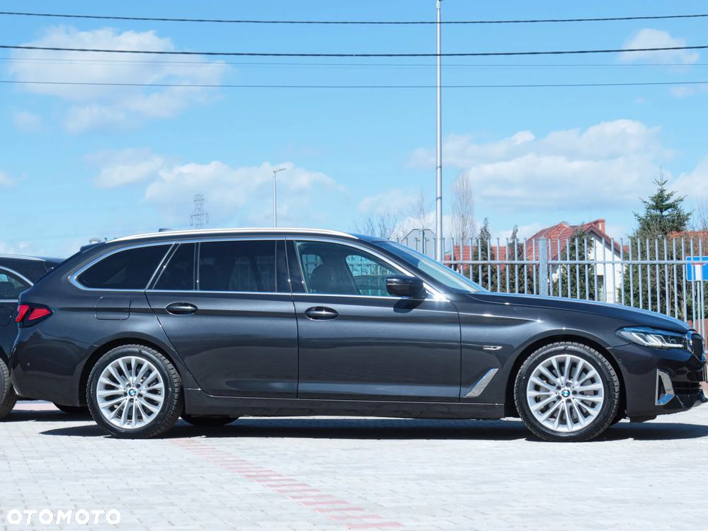 BMW Seria 5 530e xDrive Luxury Line - 30